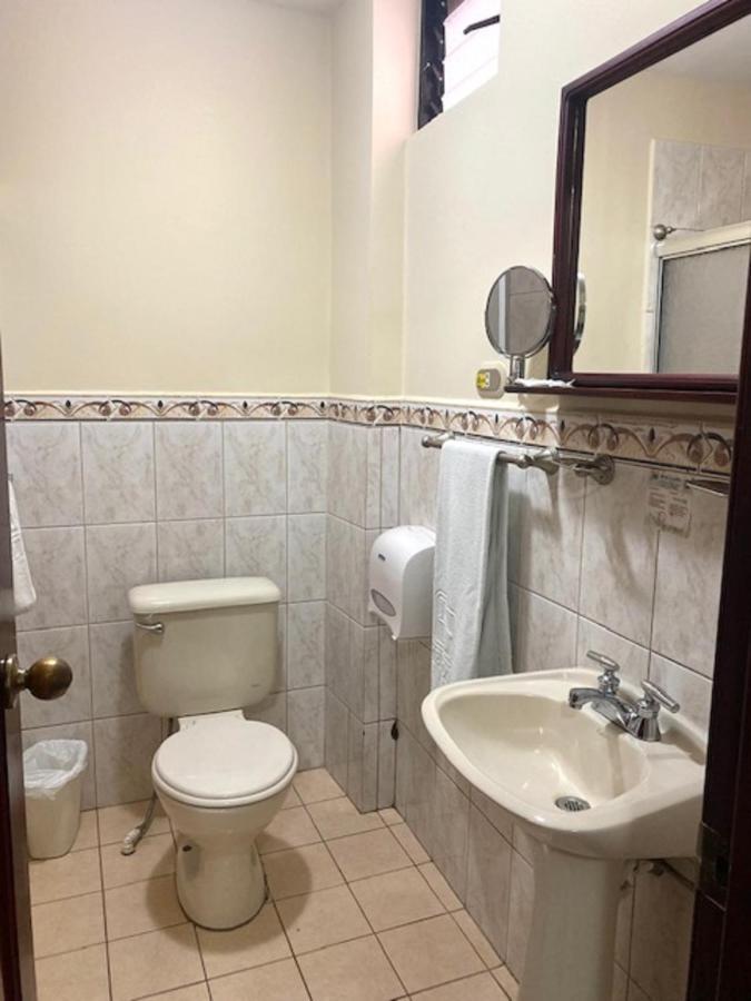 Lago Agrio Hotel D'Mario מראה חיצוני תמונה