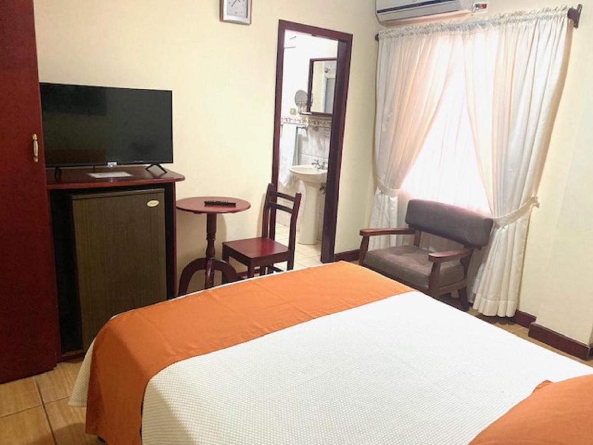 Lago Agrio Hotel D'Mario מראה חיצוני תמונה