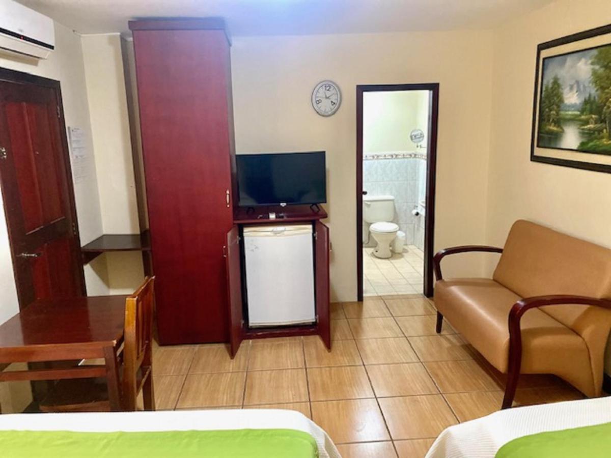 Lago Agrio Hotel D'Mario מראה חיצוני תמונה